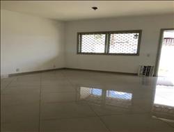 Casa à Venda